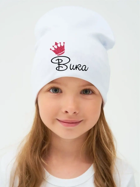 Шапка белая с именем «Вика» фото 1